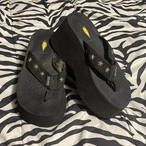 Thick Volatile Sandals